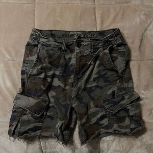 American Eagle : Camouflage Cargo Shorts